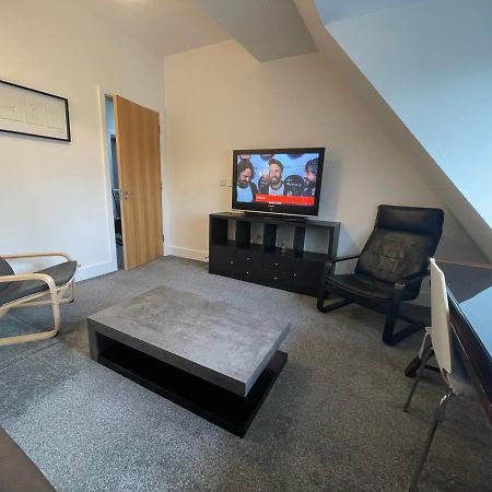 2 Bedroom 2 Bathroom Apartment 8 Including Free Parking Бромли Екстериор снимка
