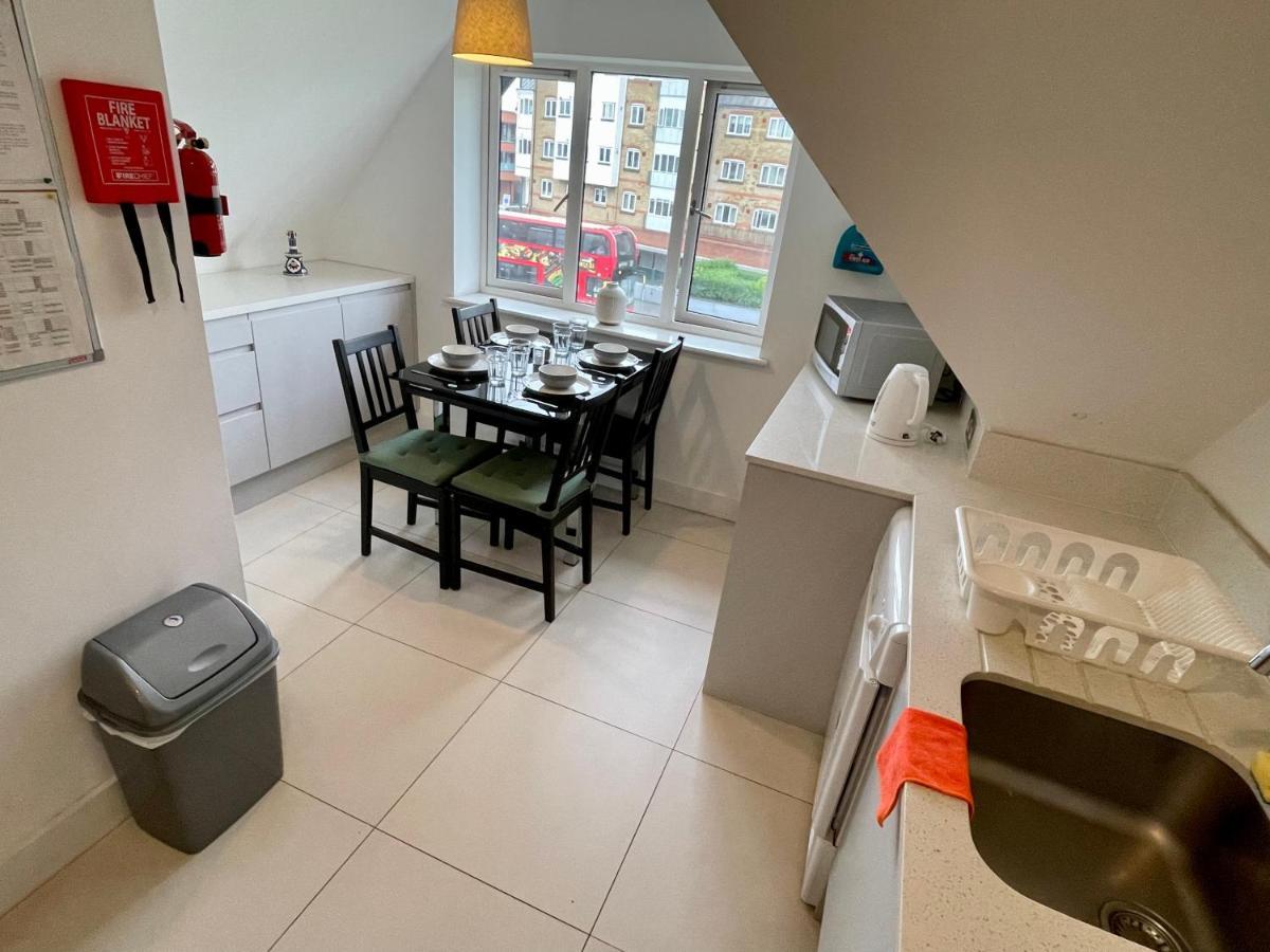 2 Bedroom 2 Bathroom Apartment 8 Including Free Parking Бромли Екстериор снимка