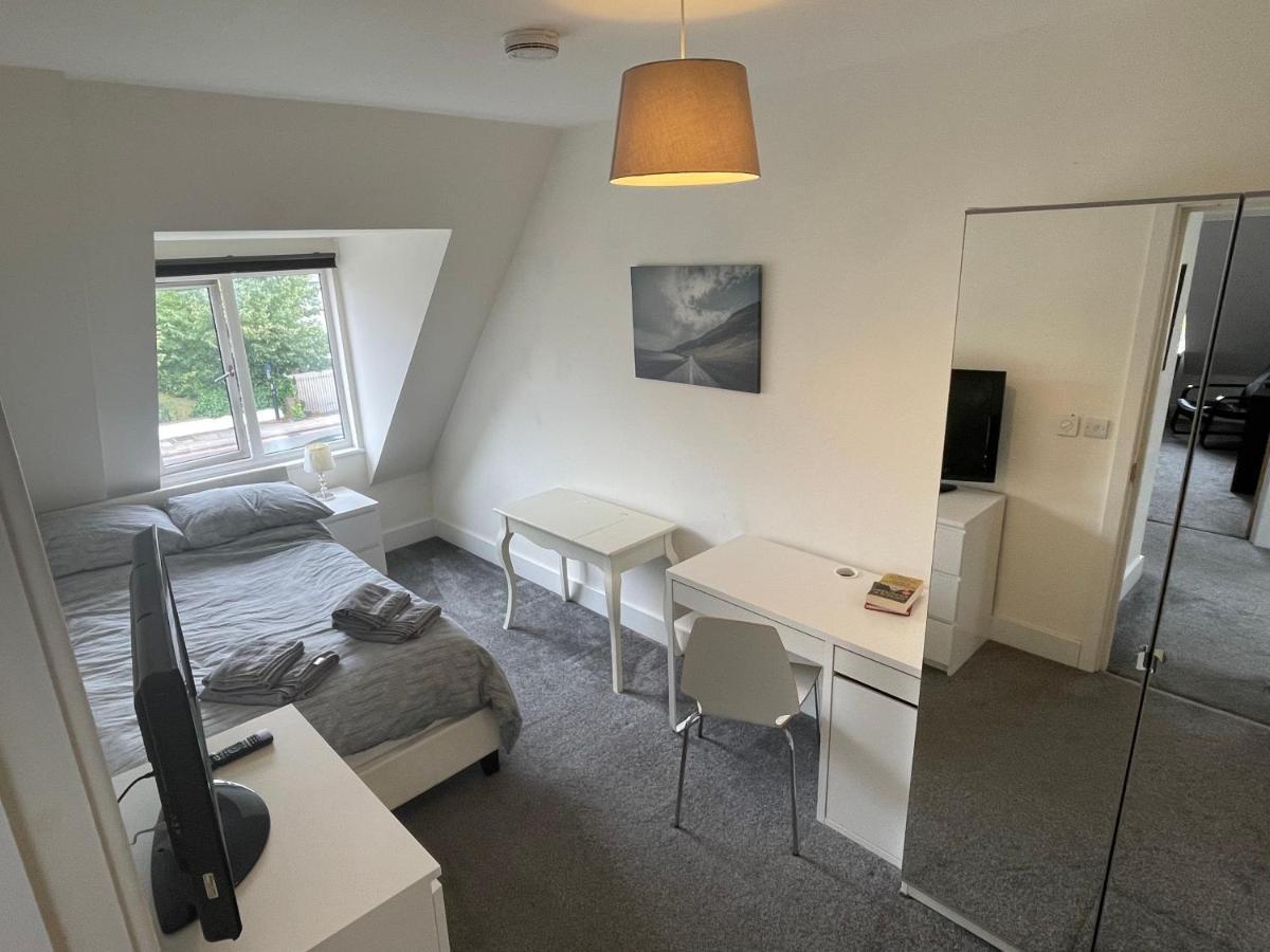 2 Bedroom 2 Bathroom Apartment 8 Including Free Parking Бромли Екстериор снимка